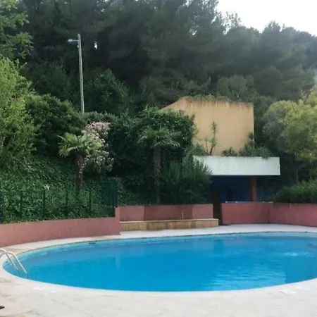 Dans Avec Piscine *